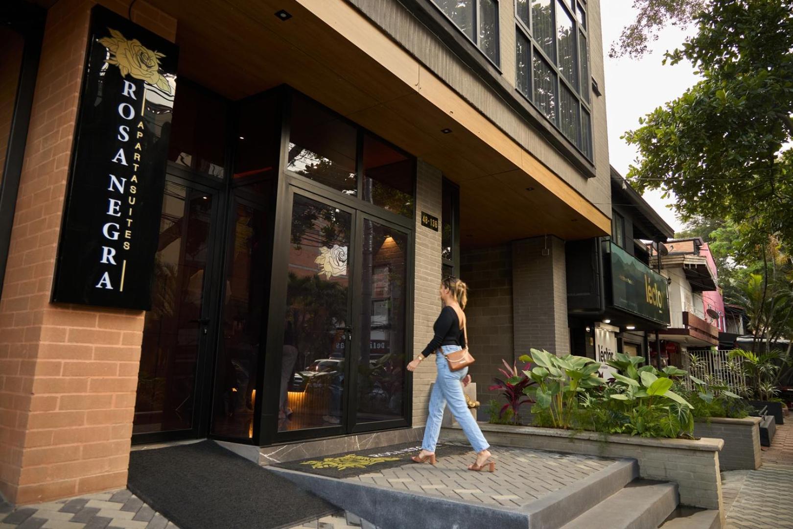Rosa Negra Comfort Stadio Aparta-Suite Medellin Exterior photo
